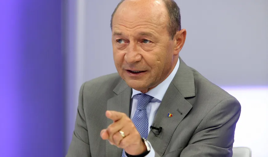 Băsescu: PSD şi ALDE arborează Steagul Ţinutului Secuiesc. Dragnea şi Tăriceanu vând şi istoria ţării pentru voturile UDMR