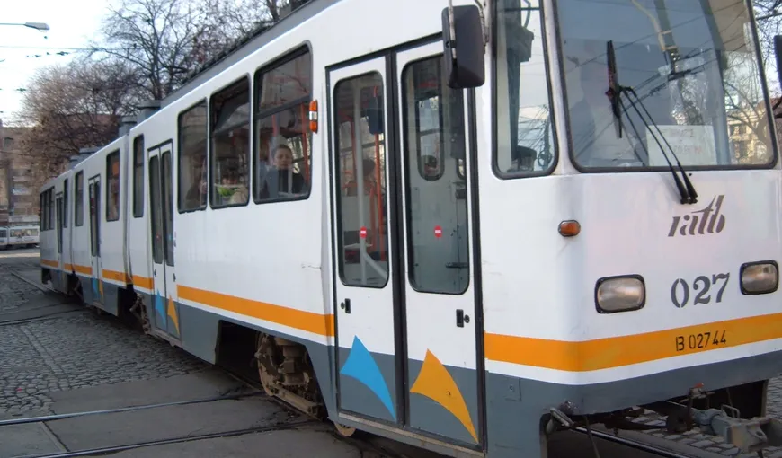 Circulaţia tramvaielor 1, blocată în zona Şincai, din cauza unui accident. Două persoane rănite