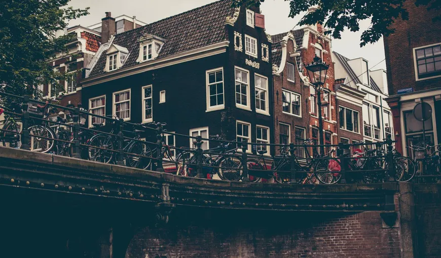 Motive să vizitezi Amsterdamul
