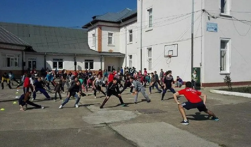 Curţile şcolilor din Cluj vor fi deschise pentru copii în timpul vacanţei:”Directorii care nu se vor conforma vor fi demişi”