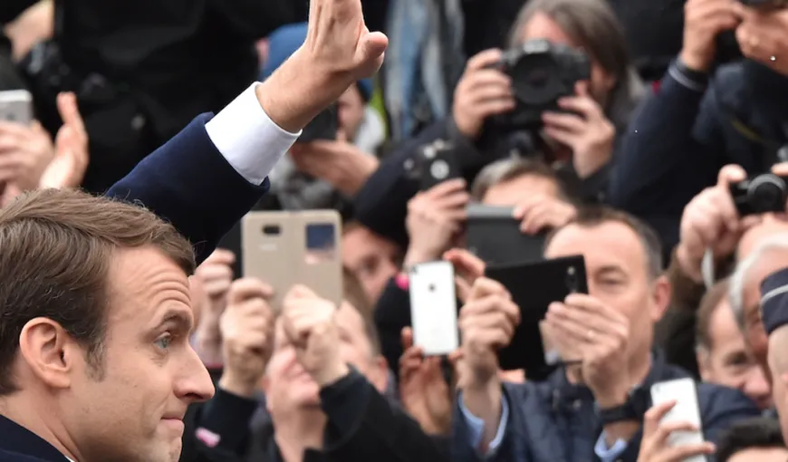 Macron evacuază ziariştii din biroul lor de la Elysee. Care a fost motivul