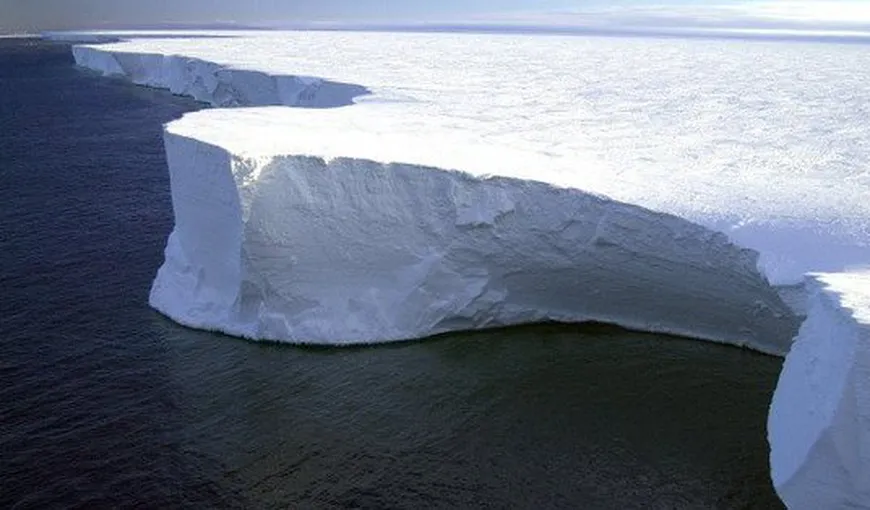 Un iceberg de 25 de ori mai mare decât Bucureştiul s-a desprins din Antarctica. Pericol pentru mediu VIDEO