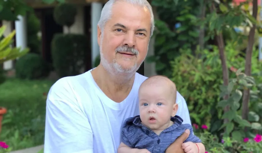 Adrian Năstase, prima poză cu nepotul la mare