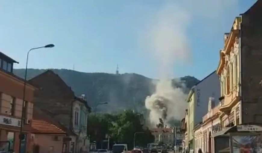 Incendiu puternic în centrul Braşovului, la coşul de fum al unei case