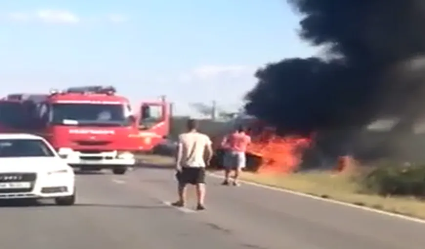 O maşină a fost curprinsă de flăcări pe drumul care leagă vama Cenad de Timişoara
