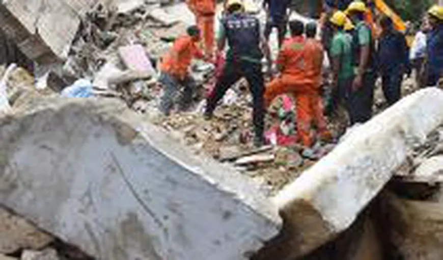 Tragedie în India: Cel puţin 7 persoane au murit după ce s-a prăbuşit clădirea peste ele