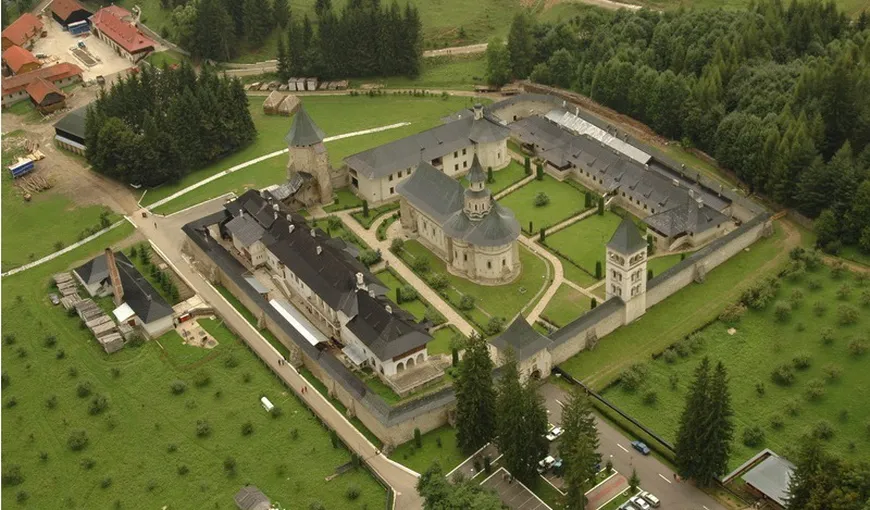 Cinci mănăstiri din România pe care merită să le vizitezi în concediul acesta