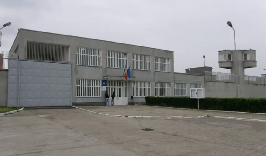 Tentativă de omor la Penitenciarul Arad. Doi deţinuţi s-au lovit reciproc cu o bucată de lemn în cap