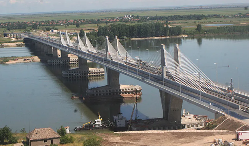 Trafic rutier oprit temporar pe podul Calafat- Vidin pentru lucrări de reparaţie