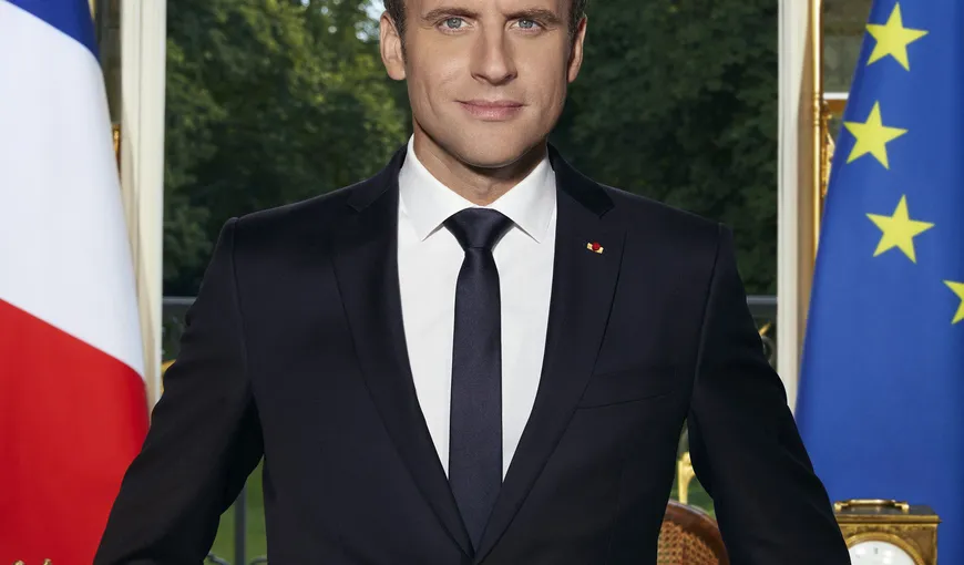 Portretul oficial al lui Macron este mai mare cu 5 cm decât standardul. Primarii vor da 2,7 milioane de euro pe noul format
