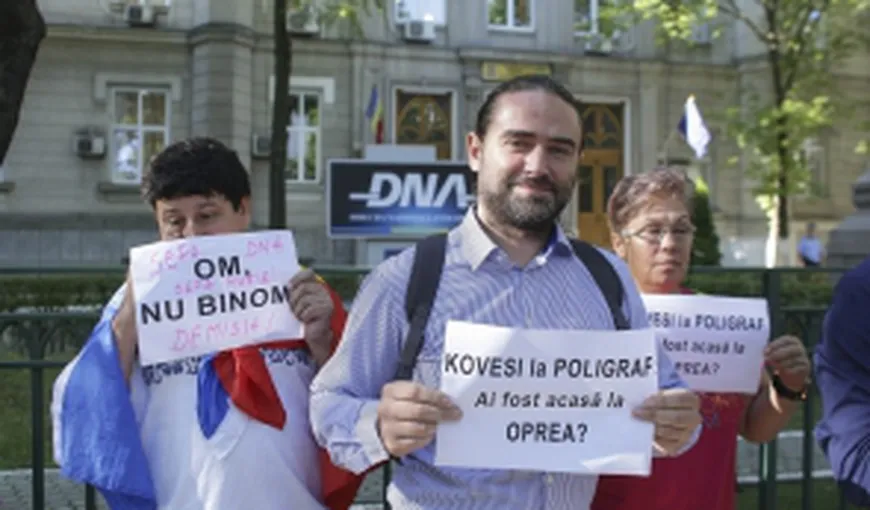 Protest la DNA, împotriva Laurei Codruţei Kovesi. Printre participanţi, deputatul PSD Liviu Pleşoianu