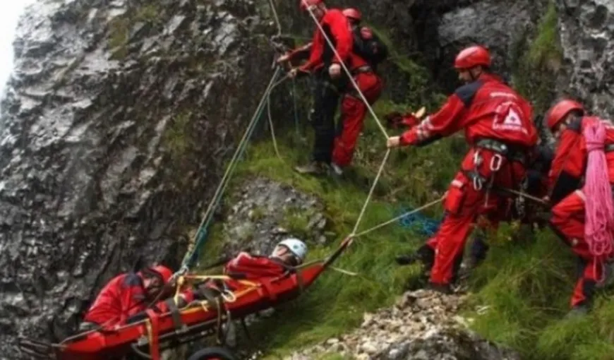Un turist de 40 de ani, care a urcat pe munte cu cei doi copii ai săi, a avut nevoie de ajutorul salvamontiştilor din cauza epuizării