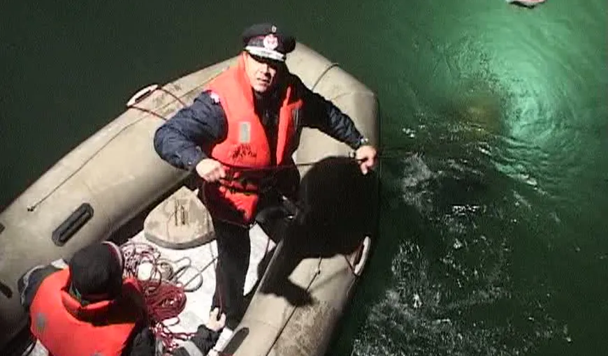 Bărbat dispărut în râul Argeş. Operaţiune dificilă de salvare, doi ciobani au sunat la 112