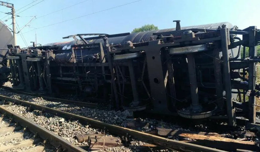 Două vagoane de marfă au deraiat în staţia CF Ţăndărei. Traficul feroviar în zonă a fost blocat
