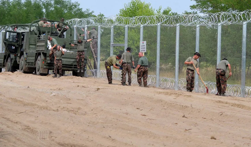 Ungaria mai ridică un gard contra imigranţilor, la frontiera sudică
