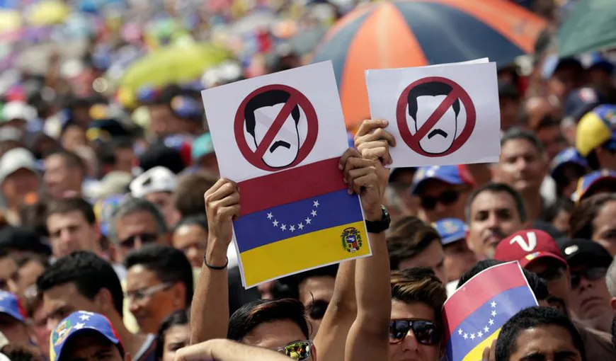 Opoziţia din Venezuela organizează proteste masive faţă de regimul preşedintelui Maduro