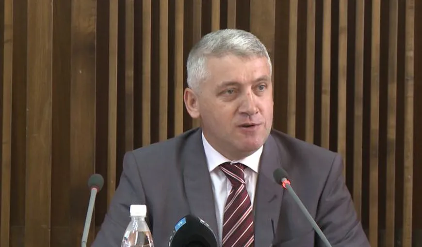 USR: Ministrul Apărării, Adrian Ţuţuianu, este în situaţie de incompatibilitate. Vom sesiza ANI