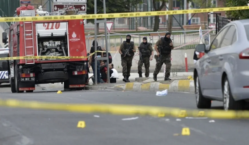Explozie puternică în vestul Turciei. O bombă plasată într-un container de gunoi a rănit mai multe persoane