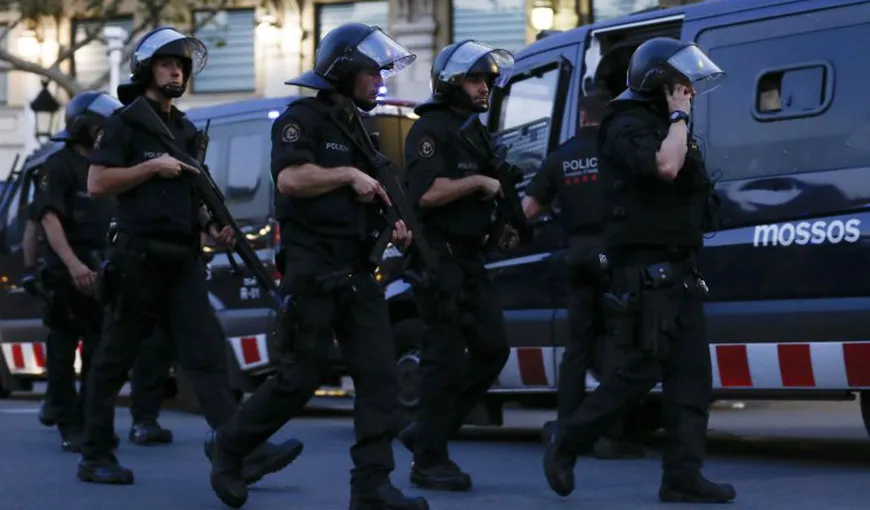 Poliţia spaniolă a oprit un al doilea atac, după cel de la Barcelona. 5 terorişti cu centuri false cu explozibili, împuşcaţi