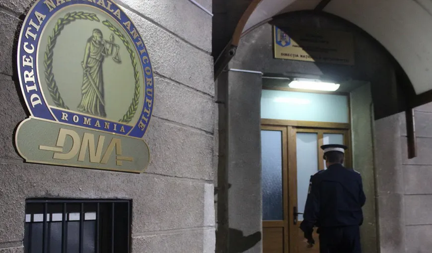 Rechizitoriu: Un sfert de milion de lei pentru mituirea unui director de la Loteria Română au fost înmânaţi pe stradă