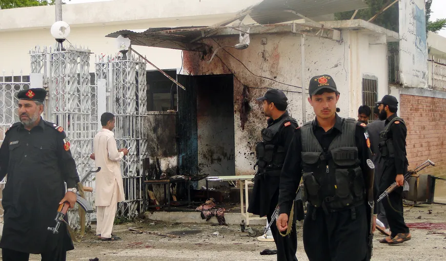 Atentat cu bombă în Pakistan: Cel puţin trei morţi şi 26 de răniţi