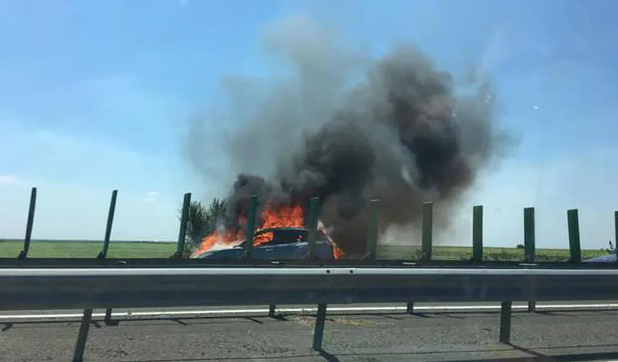 Maşină în flăcări pe Autostrada Soarelui, trafic îngreunat