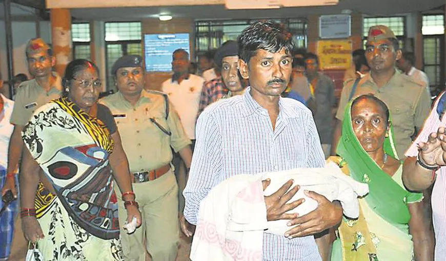 Catastrofă umanitară în India. 60 de copii au murit în spital, ca urmare a epuizării rezervelor de oxigen