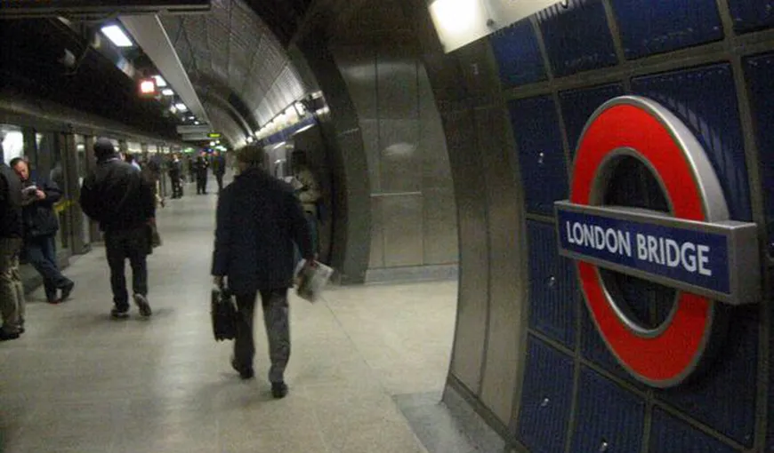 O staţie de metrou din Londra, evacuată de urgenţă. Risc de incendiu