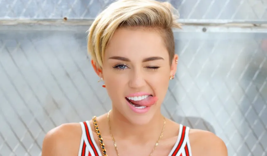 Miley Cyrus şi Kristen Stewart, IMAGINI NUD făcute publice de HACKERI