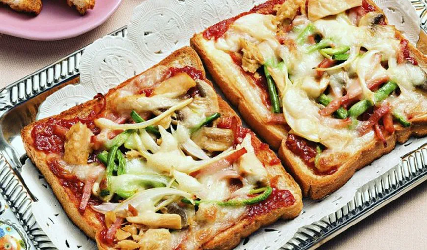 REŢETA ZILEI: „Pizza” rapidă cu pâine