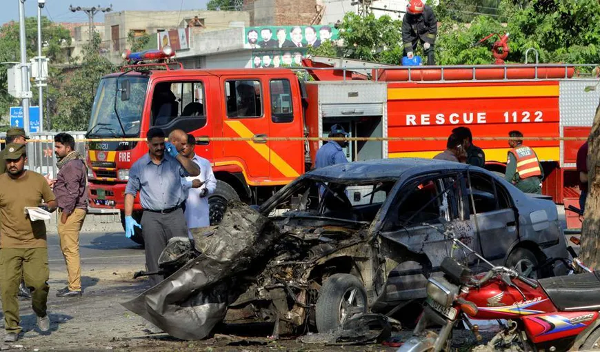 Pakistan: Cel puțin 34 de oameni au fost răniţi, în urma unui atac cu bombă camuflată într-un camion cu fructe VIDEO