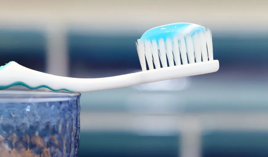 Utilizări surprinzătoare ale pastei de dinţi în gospodărie, de la curăţarea petelor la întărirea unghiilor