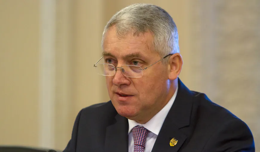 Adrian Ţuţuianu: I-am lăsat prim-ministrului demisia mea din funcţia de ministru al Apărării. Premierul Tudose a acceptat demisia