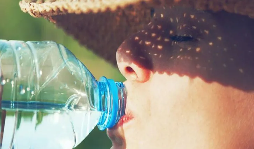 Ce ţi se întâmplă dacă nu bei suficientă apă în aceste zile caniculare