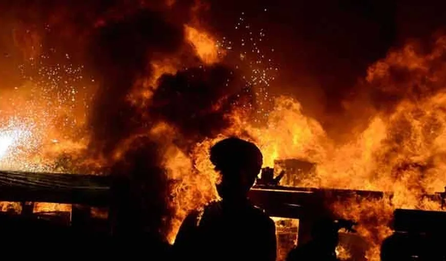 Incendiu la o fabrică de artificii din India: 8 morţi şi 25 de răniţi