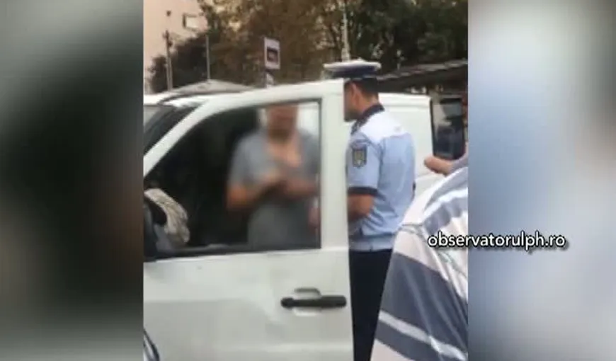 Accident în Ploieşti, provocat de un şofer băut. Bărbatul, imobilizat de martori după ce a încercat să fugă VIDEO