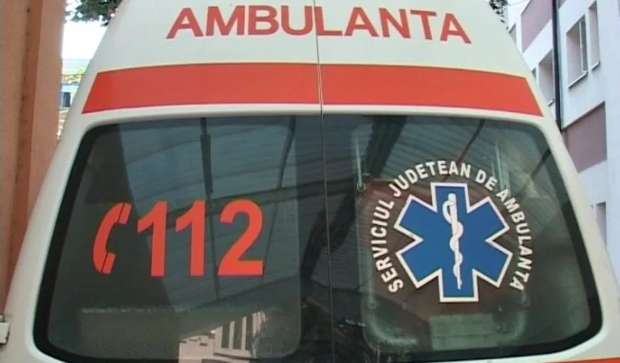 Ambulanţă vandalizată de un bărbat cu probleme psihice care solicitase echipajul