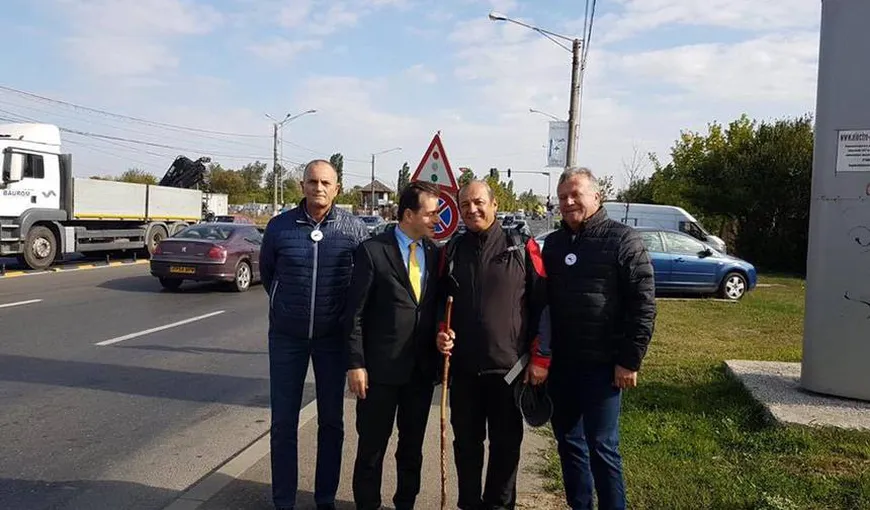 Primarul din Copşa Mica, Tudor Mihalache, a ajuns în Bucureşti, după ce a mers pe jos 320 de kilometri