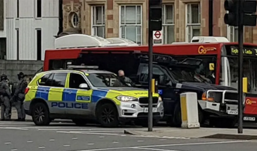 Suspecţii în cazul atentatului de la metroul din Londra sunt doi refugiaţi. Unul este irakian, celălalt din Siria