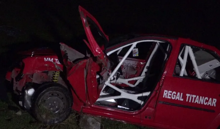 Accident la Făgăraş. Un pilot de curse a ajuns cu maşina în râpă VIDEO