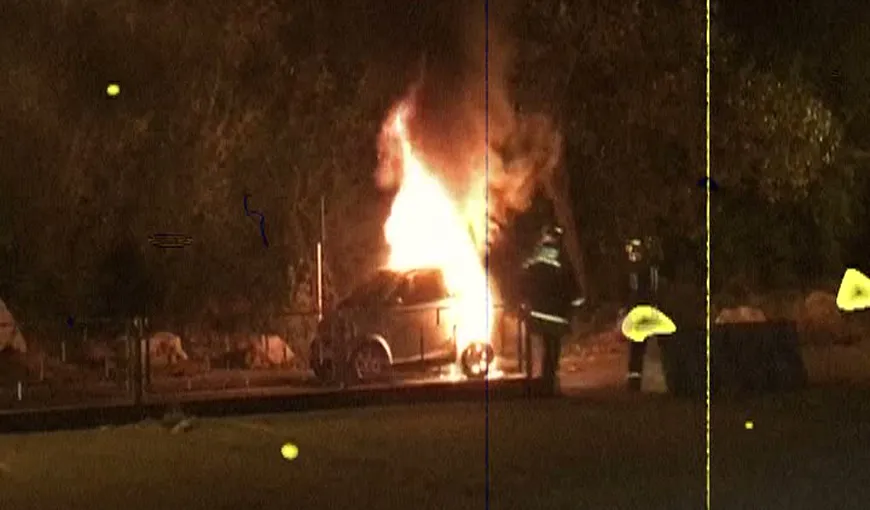 Maşină în flăcări la Constanţa. Pompierii au intervenit de urgenţă VIDEO