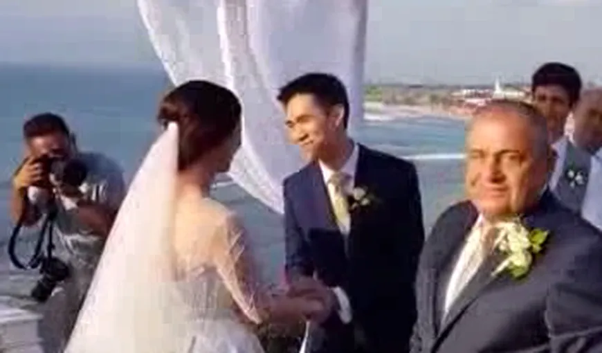 Silvian Ionescu, fostul şef al Gărzii de Mediu şi-a măritat fata. Nunta a avut loc într-un local exclusivist pe malul apei VIDEO