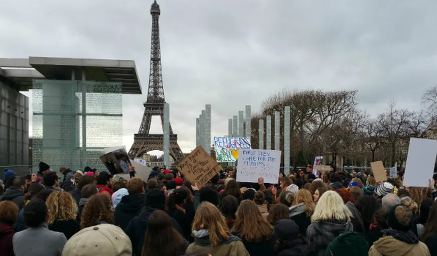 PROTESTE LA PARIS. Francezii sunt nemulţumiţi de măsurile de reformare a pieţei muncii, propuse de Emmanuel Macron