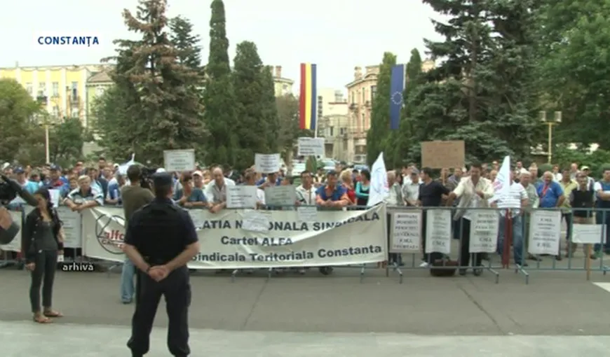 Sute de sindicalişti Cartel Alfa au protestat la Constanţa. Au cerut blocarea transferului taxelor ale angajatorului către angajat
