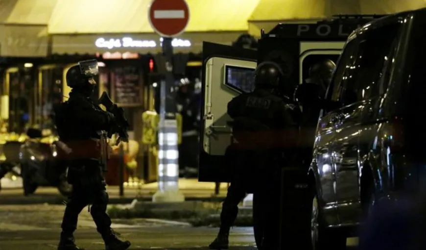Două persoane au fost reţinute în urma unui raid antiterorist în apropiere de Paris