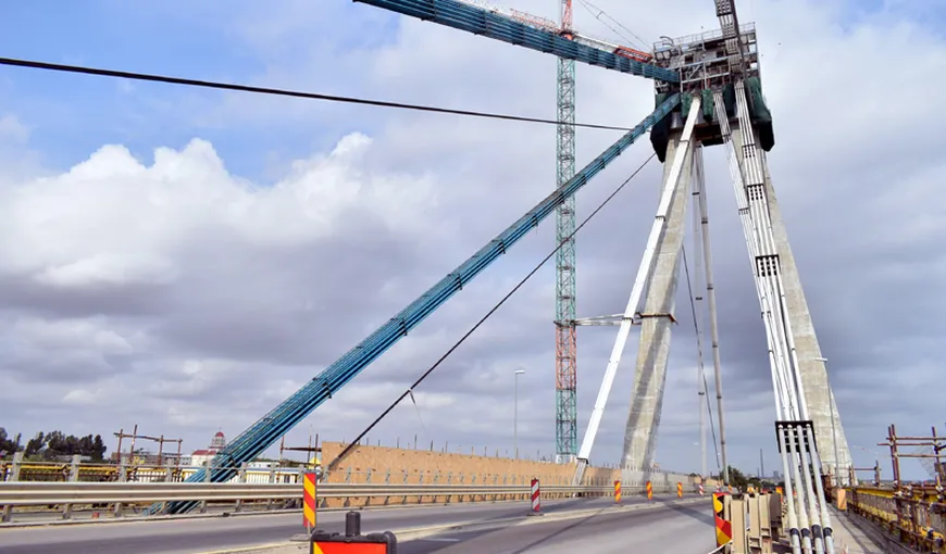 Circulaţia pe podul Agigea, restricţionată până la 1 noiembrie pentru finalizarea unei noi etape a lucrărilor de reabilitare