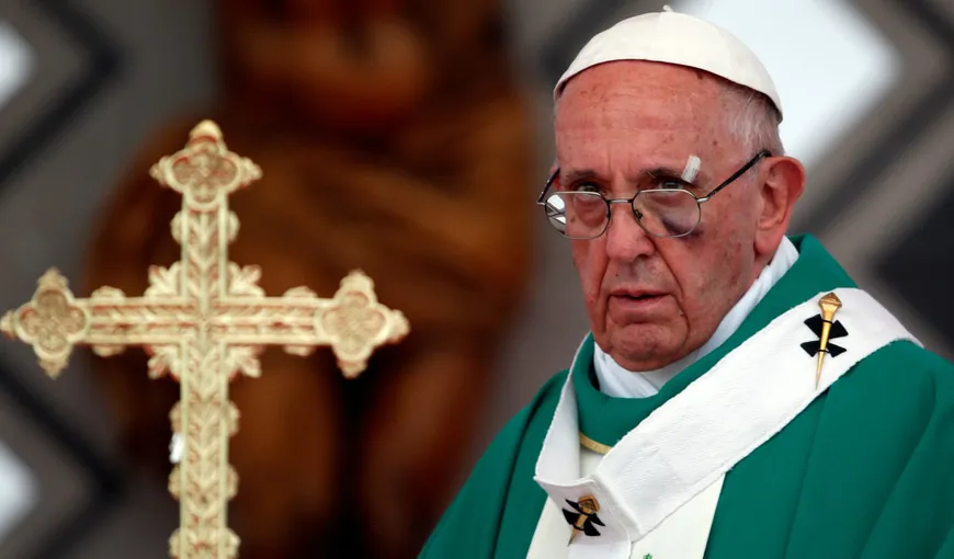 Papa Francisc, afirmaţii fără precedent: Omul este neghiob