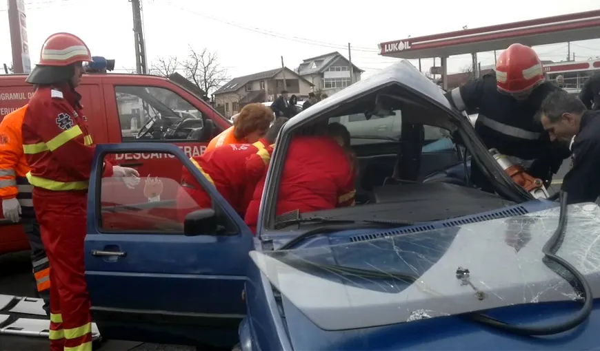 Accident grav la Buzău: Coliziune între trei maşini la Mărăcineni