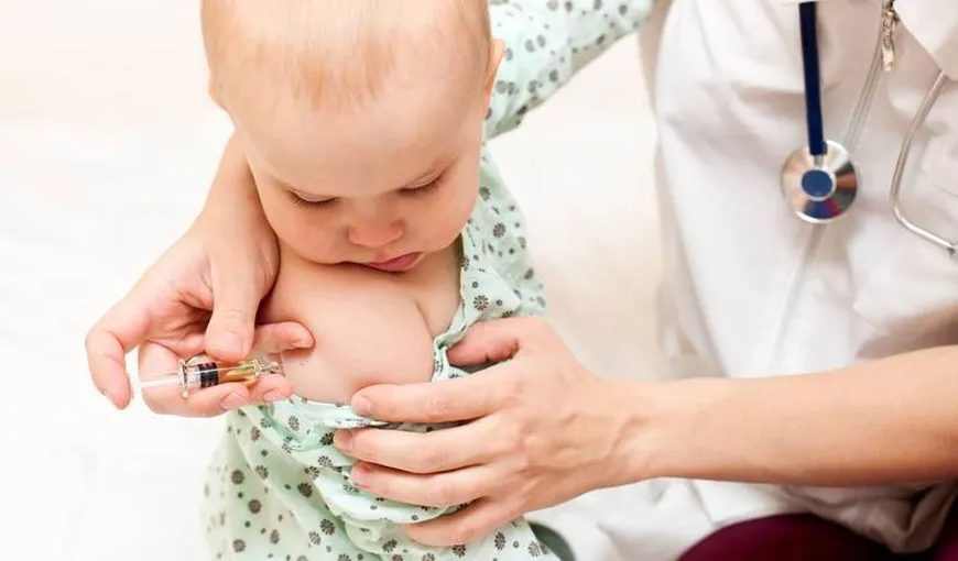 VACCINAREA OBLIGATORIE, susţinută de PNL. Ce riscă părinţii care refuză să îşi vaccineze copiii
