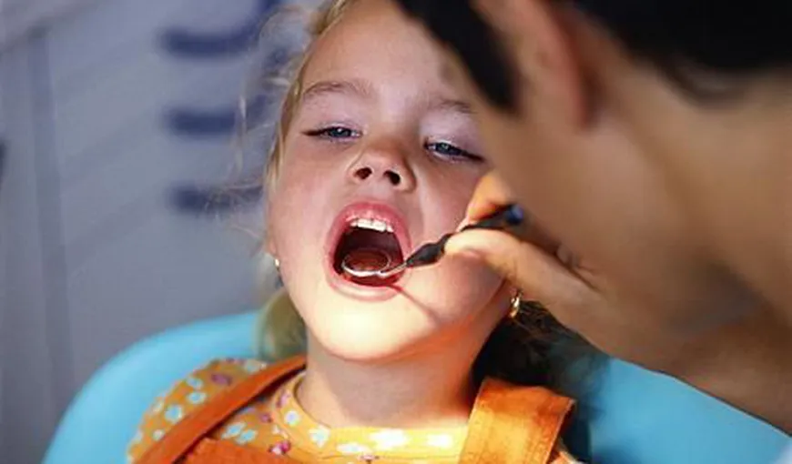 Copilul tău este şcolar? Invaţă-l să-şi îngrijească corect dinţii